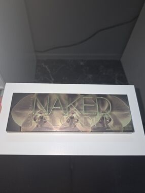 Urban Decay Naked Reloaded Palette - Metallic Bronze & Olive Green Artwork